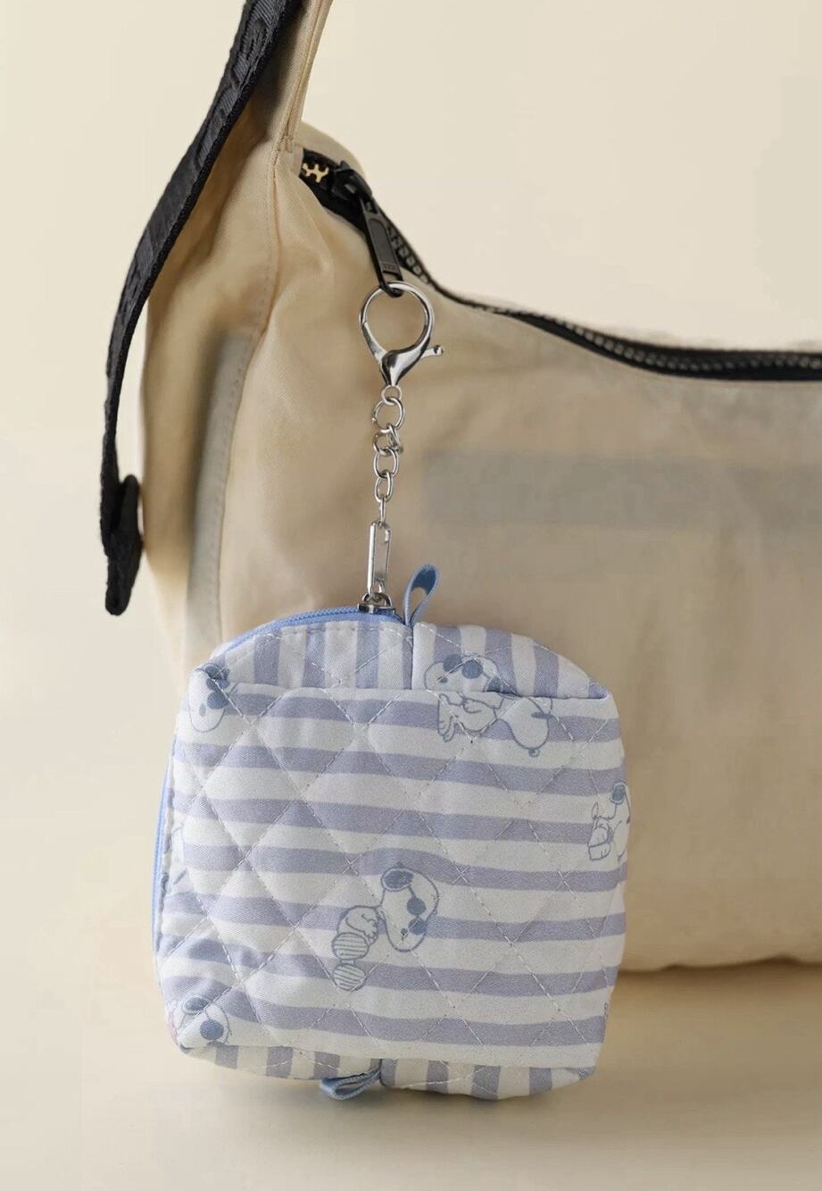 NWT Urban Outfitters Peanuts Snoopy Mini Quilted Storage Pouch Keychain Blue